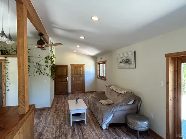 $899,000 | 34620 Eureka Hill Road, Point Arena, CA 95468