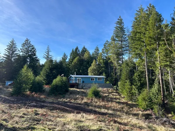 $899,000 | 34620 Eureka Hill Road, Point Arena, CA 95468