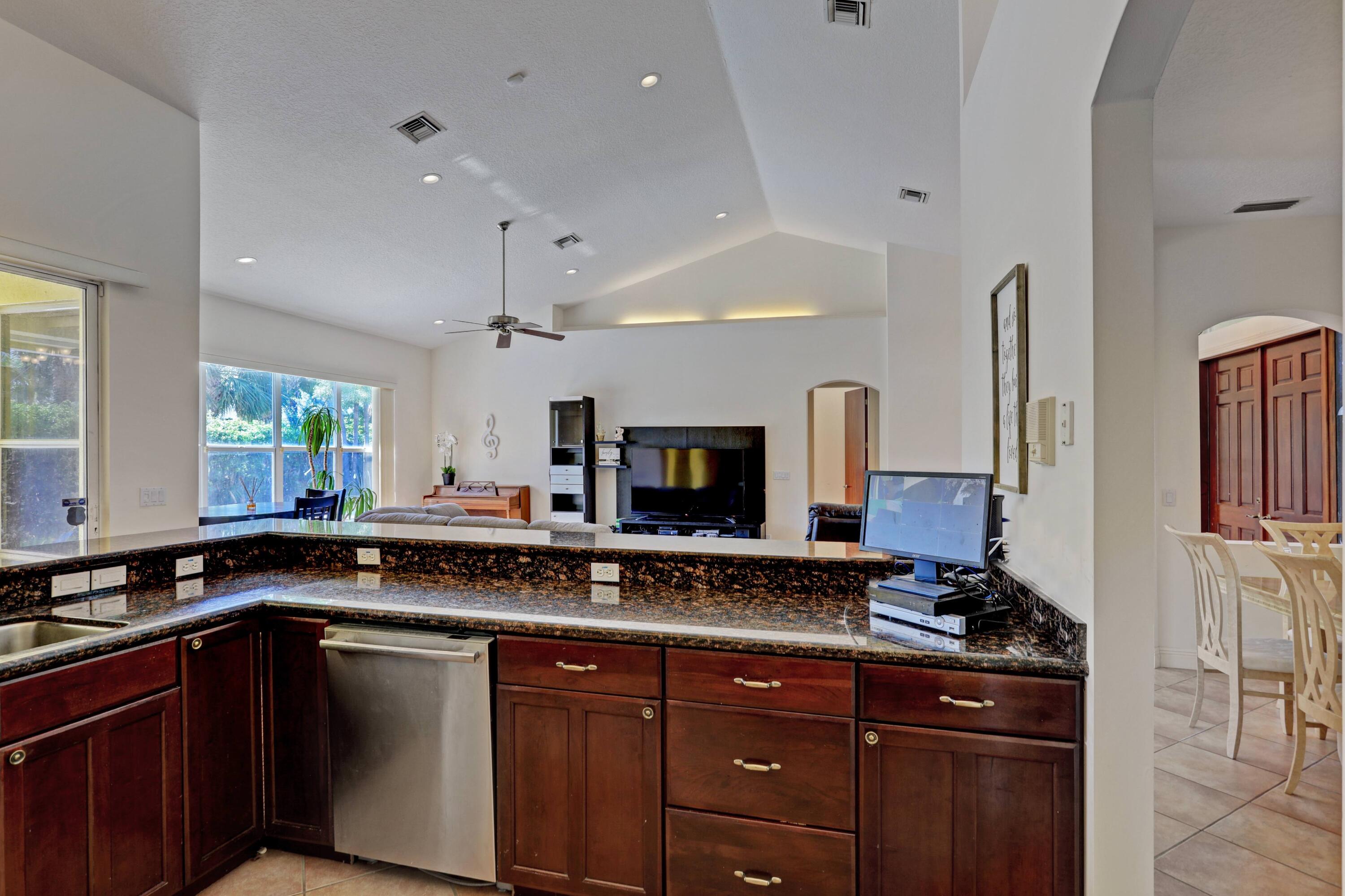 1295 Singer Drive Singer Island, FL 33404 - Photo 9 of 22 19_320a3941_2_3_4_5