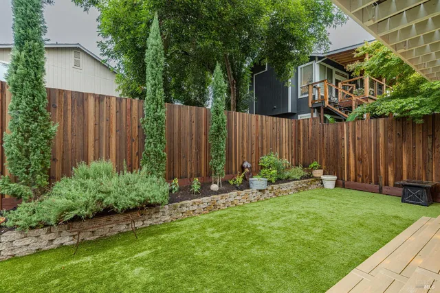 $849,000 | 8006 Manor Court, Rohnert Park, CA 94928