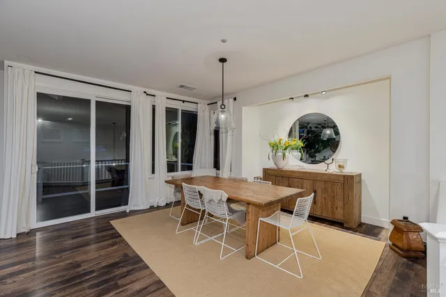 $849,000 | 8006 Manor Court, Rohnert Park, CA 94928