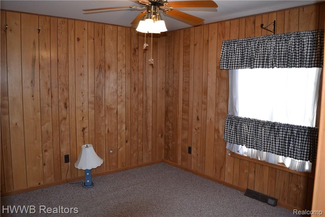 392 Ridgewood Road Rochester, MI 48306 - Photo 13 of 41 13 - Office, 5th Bedroom.JPG
