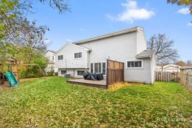 $3,900 | 924 Thornton Lane, Buffalo Grove, IL 60089