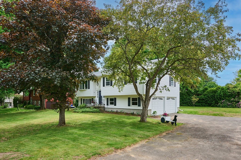 10 Robin Road Easthampton, MA 01027 - Photo 2 of 41 Gallery Image 2