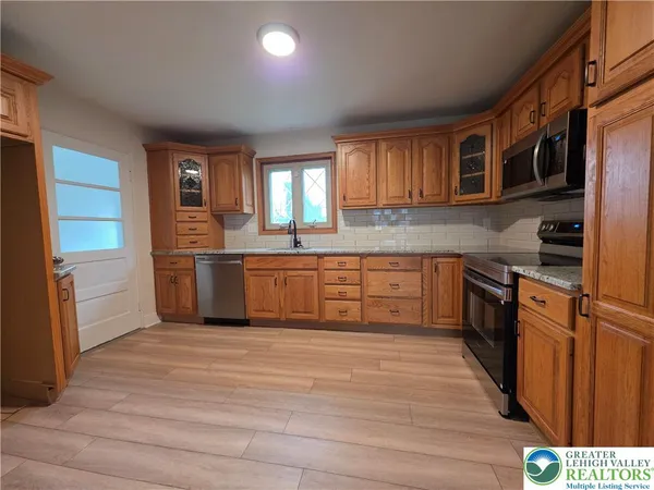 $2,650 | 1645 Mark Twain Circle, Bethlehem, PA 18017