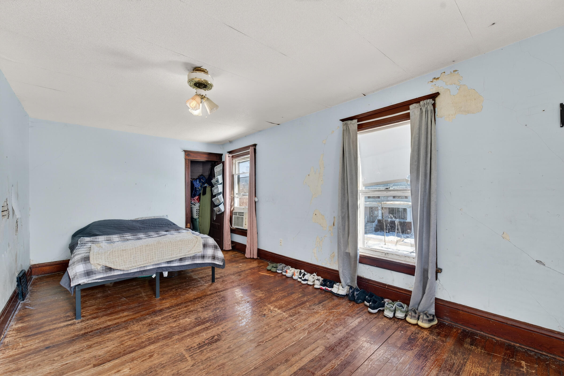 1528 Grange Avenue Racine, WI 53405 - Photo 13 of 18 DSC02479