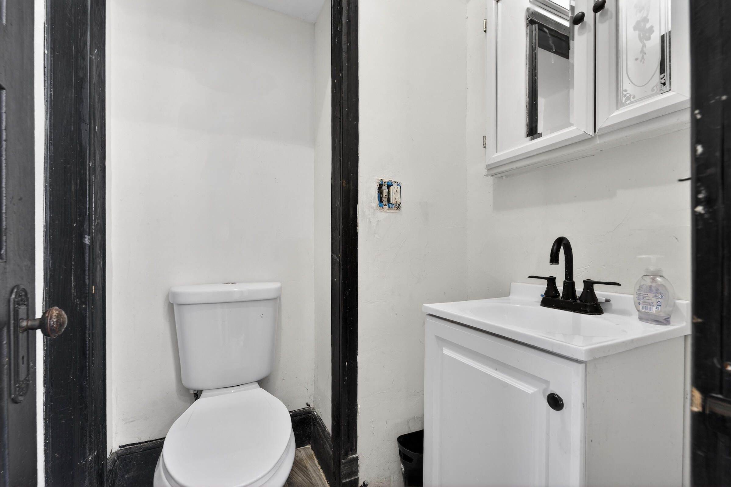 1528 Grange Avenue Racine, WI 53405 - Photo 3 of 18 DSC02449