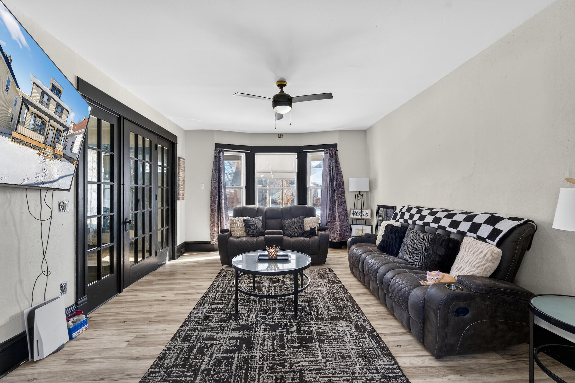 1528 Grange Avenue Racine, WI 53405 - Photo 5 of 18 DSC02437