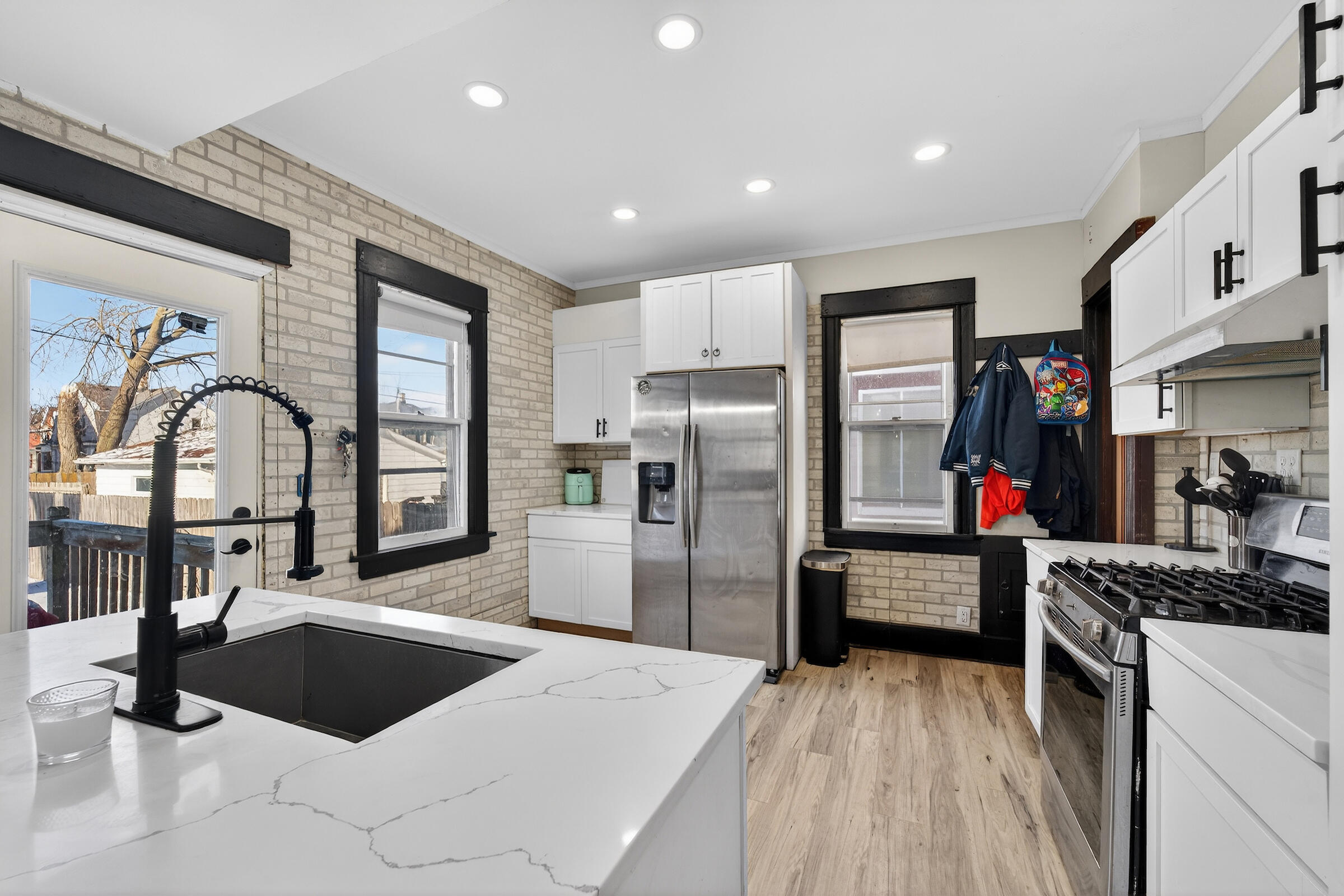 1528 Grange Avenue Racine, WI 53405 - Photo 7 of 18 DSC02426