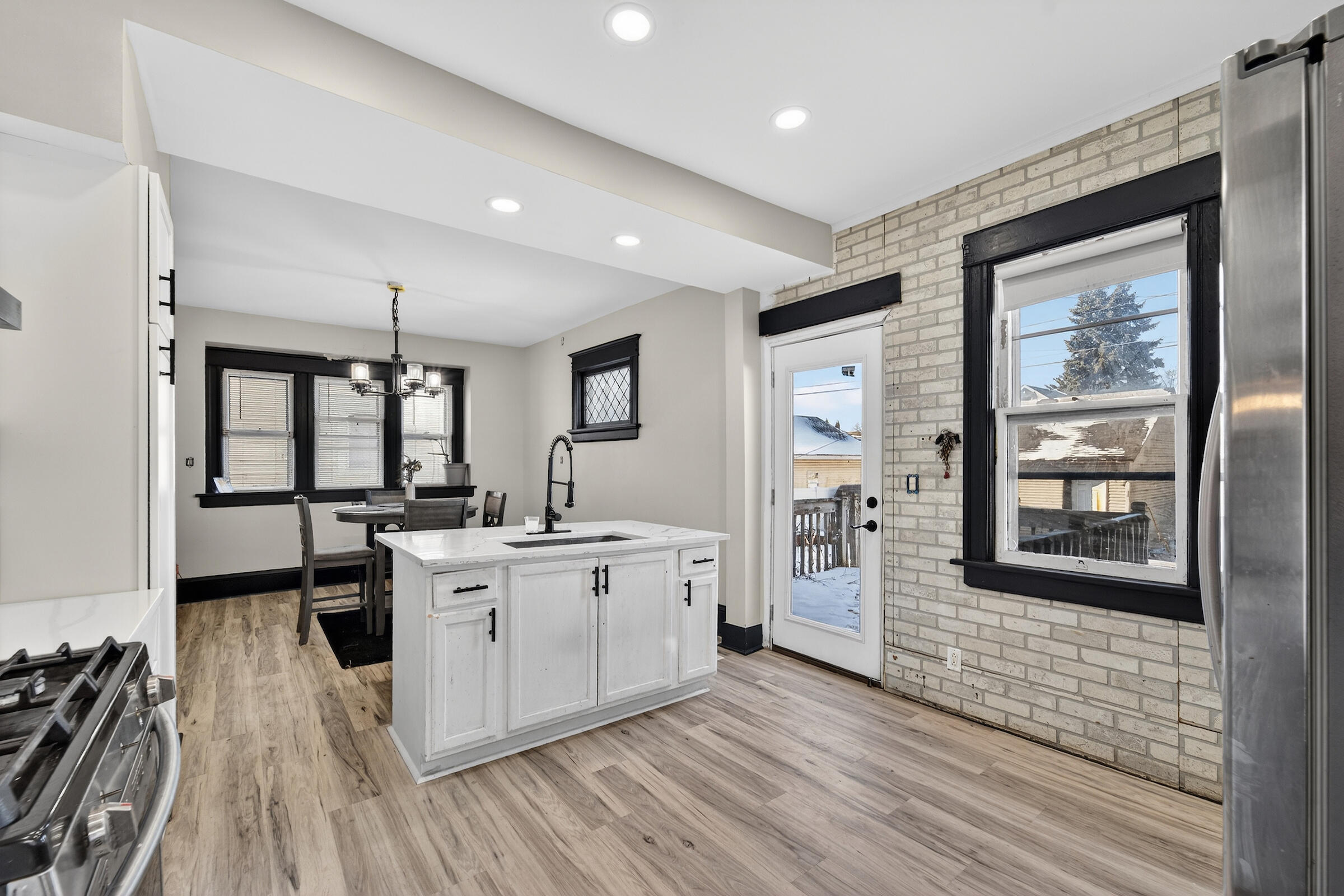 1528 Grange Avenue Racine, WI 53405 - Photo 9 of 18 DSC02416