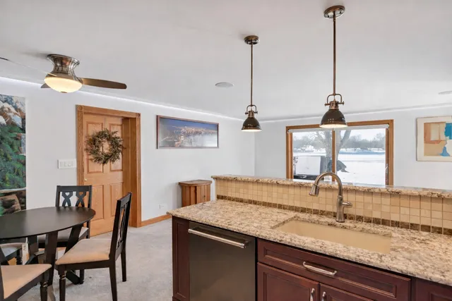 $285,000 | 106 North Salem Drive, Unit 106, Schaumburg, IL 60193