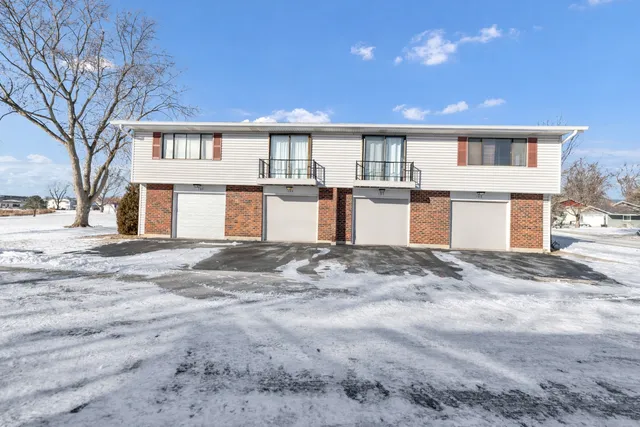 $285,000 | 106 North Salem Drive, Unit 106, Schaumburg, IL 60193