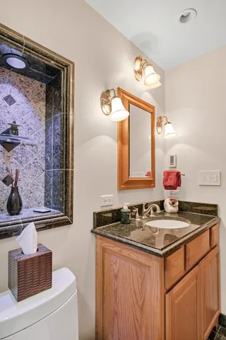 $285,000 | 106 North Salem Drive, Unit 106, Schaumburg, IL 60193