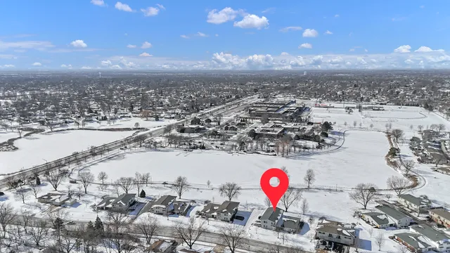 $285,000 | 106 North Salem Drive, Unit 106, Schaumburg, IL 60193