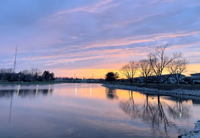 $285,000 | 106 North Salem Drive, Unit 106, Schaumburg, IL 60193