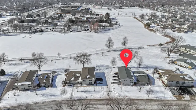 $285,000 | 106 North Salem Drive, Unit 106, Schaumburg, IL 60193