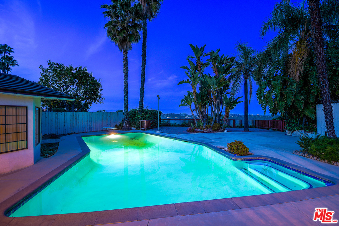 2254 Stradella Road Los Angeles, CA 90077 - Photo 28 of 29 a view of a backyard with a house