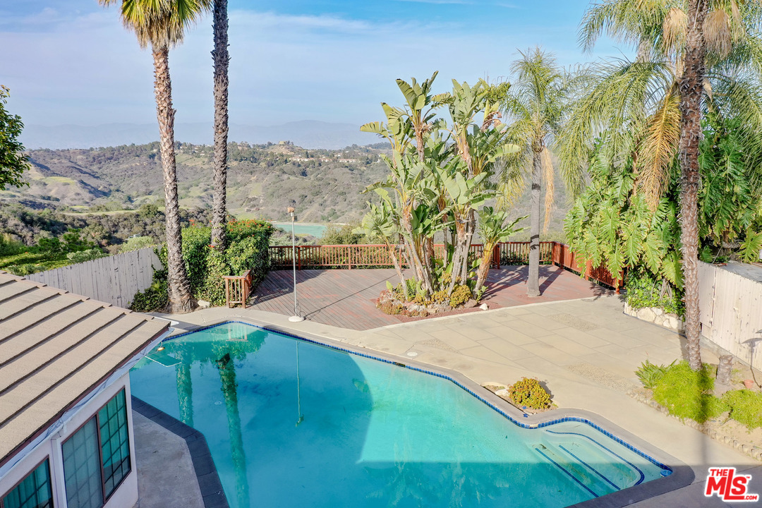 2254 Stradella Road Los Angeles, CA 90077 - Photo 5 of 29 a view of outdoor space yard and patio