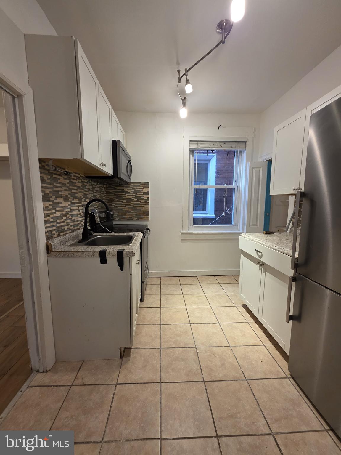 4910 Chestnut Street, Unit 1R Philadelphia, PA 19139 - Photo 5 of 5 Kitcen