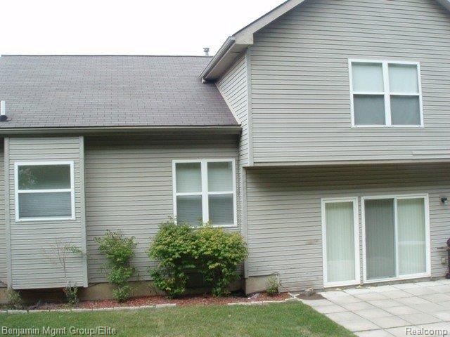 38 Eagle Ridge Road Lake Orion, MI 48360 - Photo 2 of 8 back