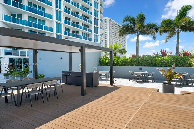 $450,000 | 1881 79th Street Causeway, Unit 404, North Bay Village, FL 33141