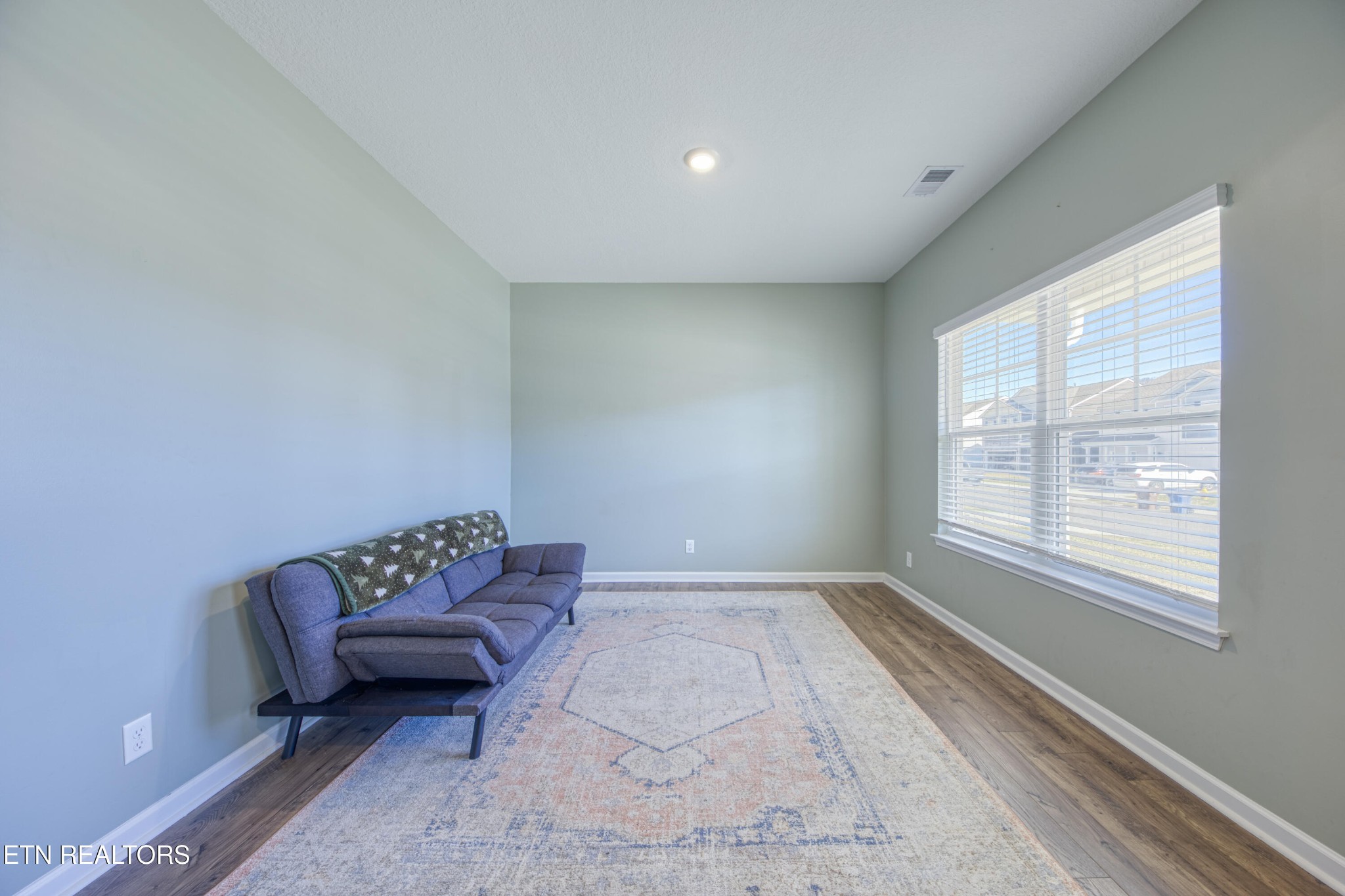 136 Ibis Loop Oak Ridge, TN 37830 - Photo 3 of 31