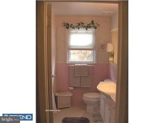 533 Wesley Road Springfield, PA 19064 - Photo 7 of 8 Bathroom