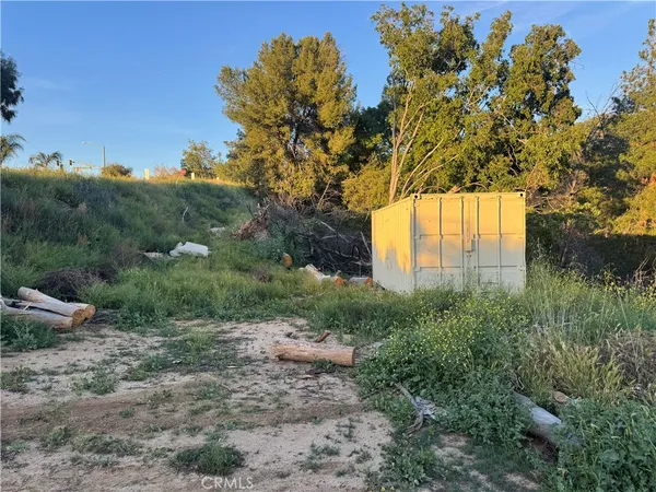 $319,900 | 186140-005 Ave Juan Bautista, Jurupa Valley, CA 92509