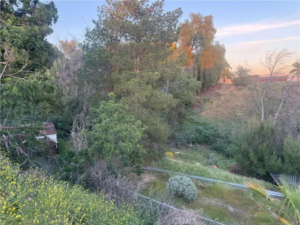 $319,900 | 186140-005 Ave Juan Bautista, Jurupa Valley, CA 92509