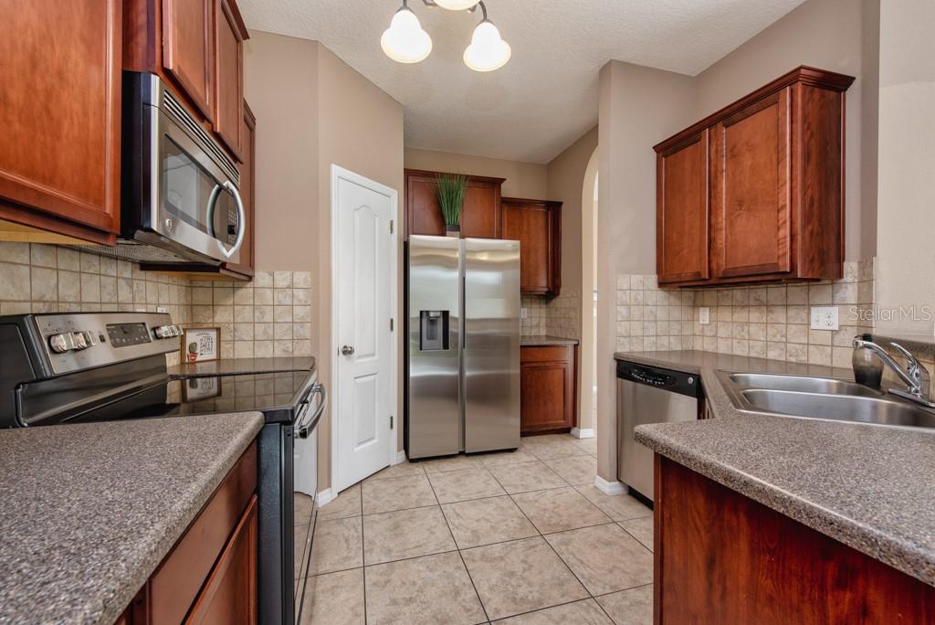 7525 Red Mill Circle New Port Richey, FL 34653 - Photo 9 of 41
