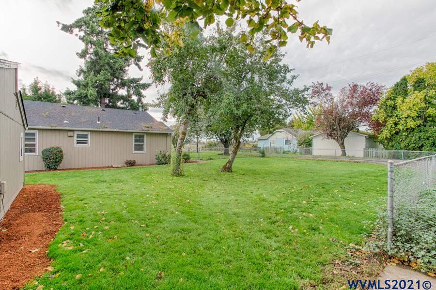 4565 Hazelgreen Road Northeast Salem, OR 97305 - Photo 24 of 42 Gallery Image 24
