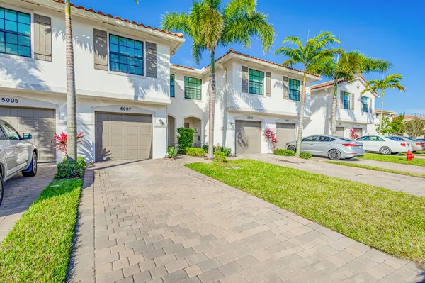 $2,850 | 5007 Woods Edge Circle, Palm Beach Gardens, FL 33410
