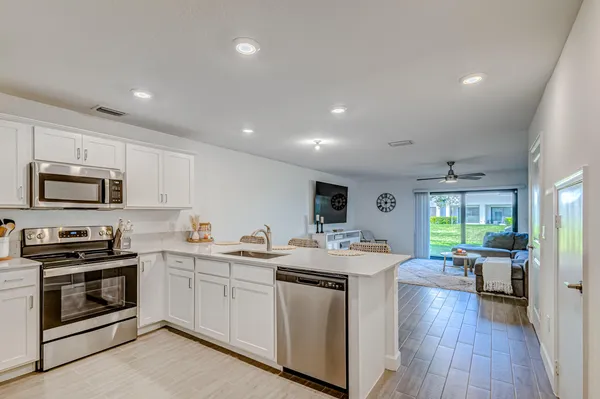 $2,850 | 5007 Woods Edge Circle, Palm Beach Gardens, FL 33410