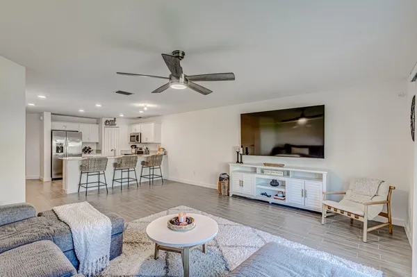 $2,850 | 5007 Woods Edge Circle, Palm Beach Gardens, FL 33410