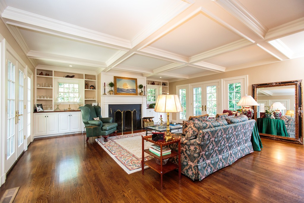 135 Edmunds Road Wellesley, MA 02481 - Photo 7 of 30