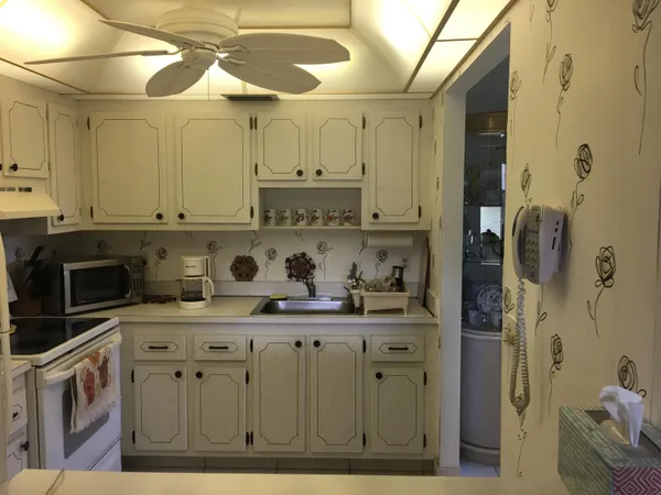 $2,500 | 99 Saxony C Delray Beach, Delray Beach, FL 33446
