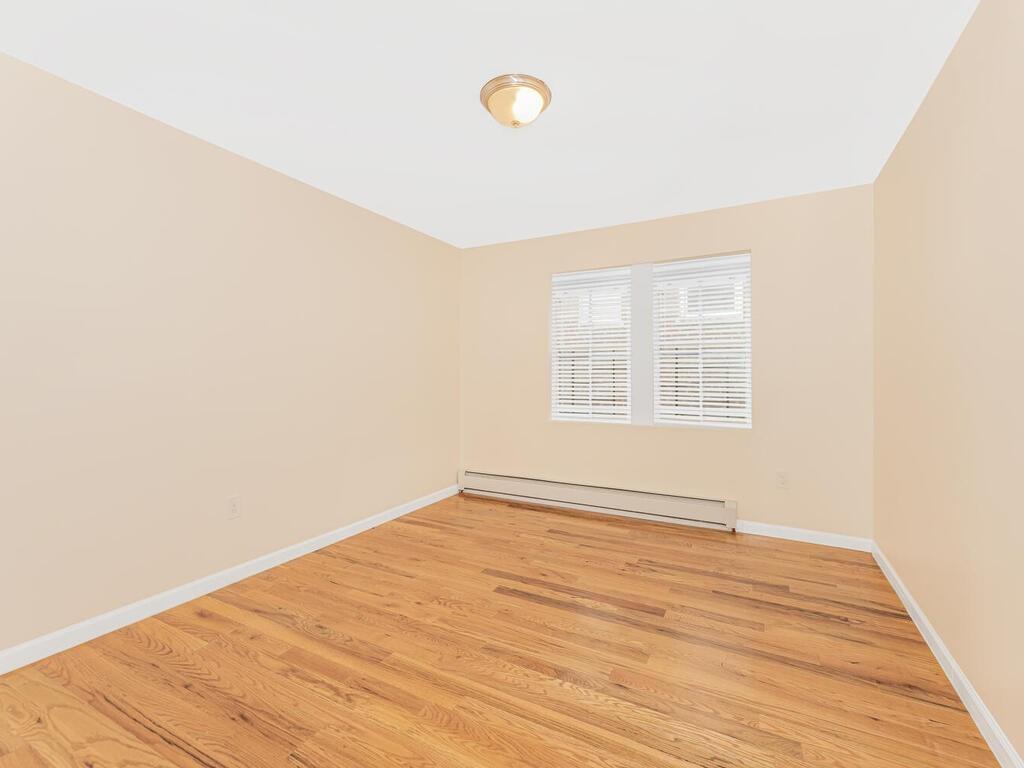 3452 Ely Avenue Bronx, NY 10469 - Photo 13 of 25