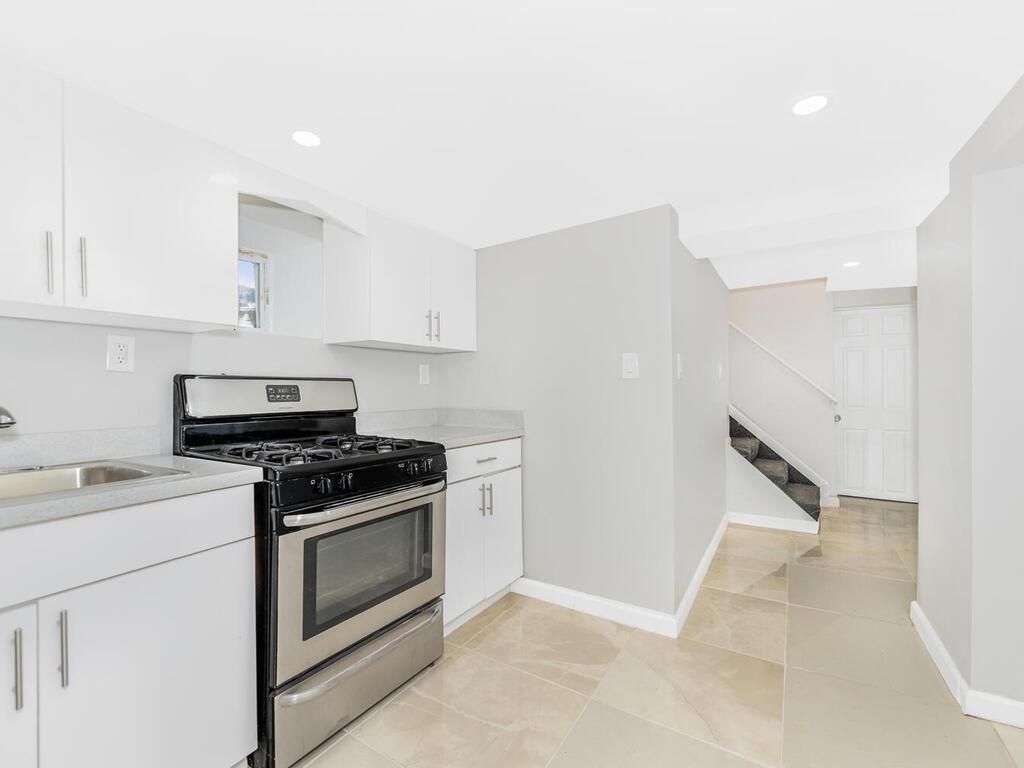 3452 Ely Avenue Bronx, NY 10469 - Photo 17 of 25