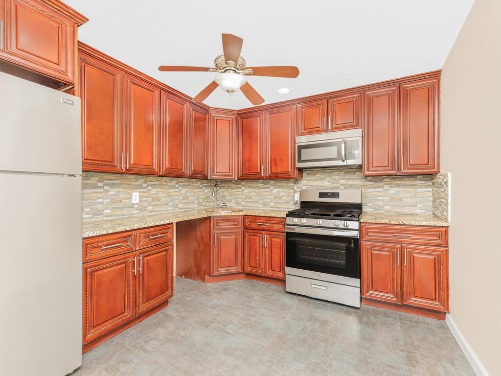 3452 Ely Avenue Bronx, NY 10469 - Photo 4 of 25