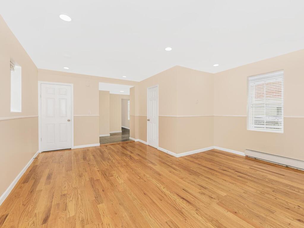 3452 Ely Avenue Bronx, NY 10469 - Photo 5 of 25