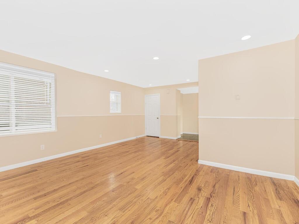 3452 Ely Avenue Bronx, NY 10469 - Photo 6 of 25