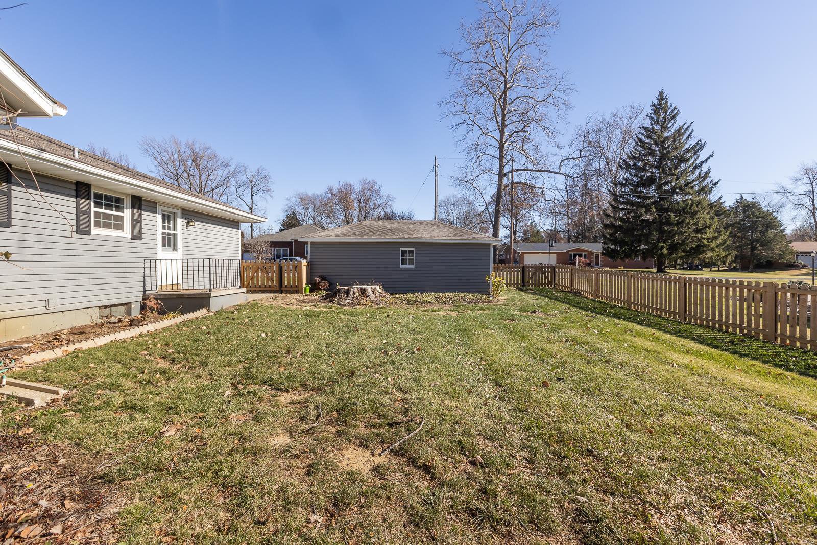 103 Pine Lake Road Collinsville, IL 62234 - Photo 23 of 24 Gallery Image 23