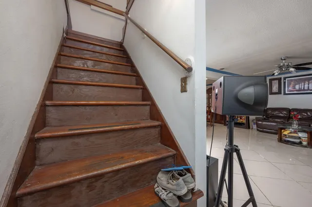 a view of entryway and hall