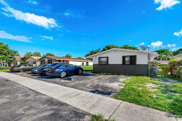 $690,000 | 404 Northeast 4th Street, Pompano Beach, FL 33060