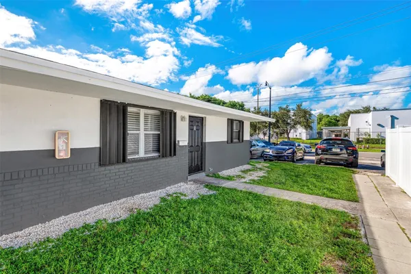 $690,000 | 404 Northeast 4th Street, Pompano Beach, FL 33060