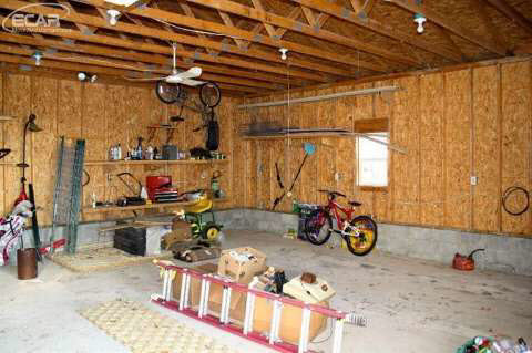 5310 Oleksyn Road Flint, MI 48504 - Photo 30 of 61 20426942-29.JPG