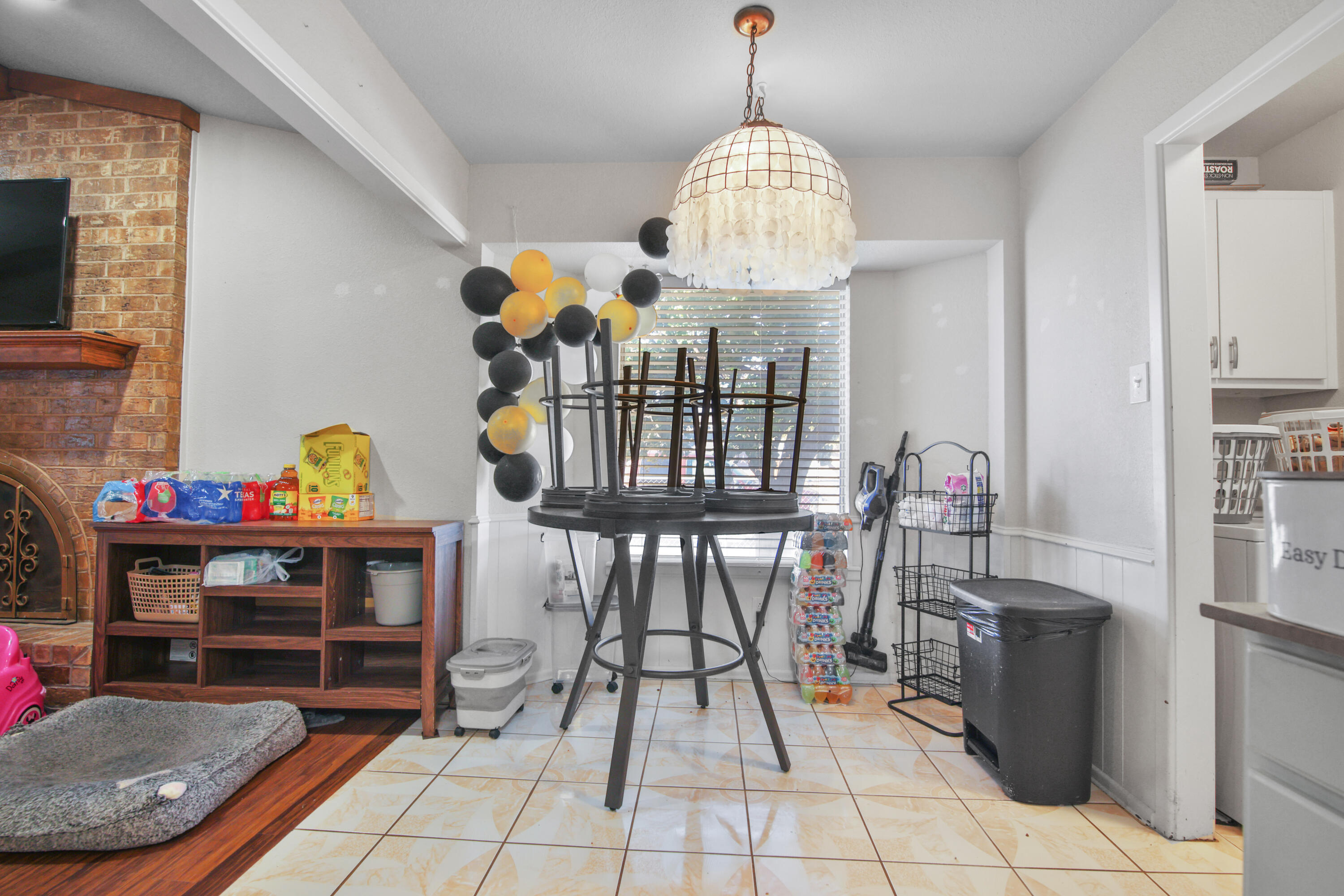 5625 Amherst Street Lubbock, TX 79416 - Photo 7 of 32 a view of hall way with furniture