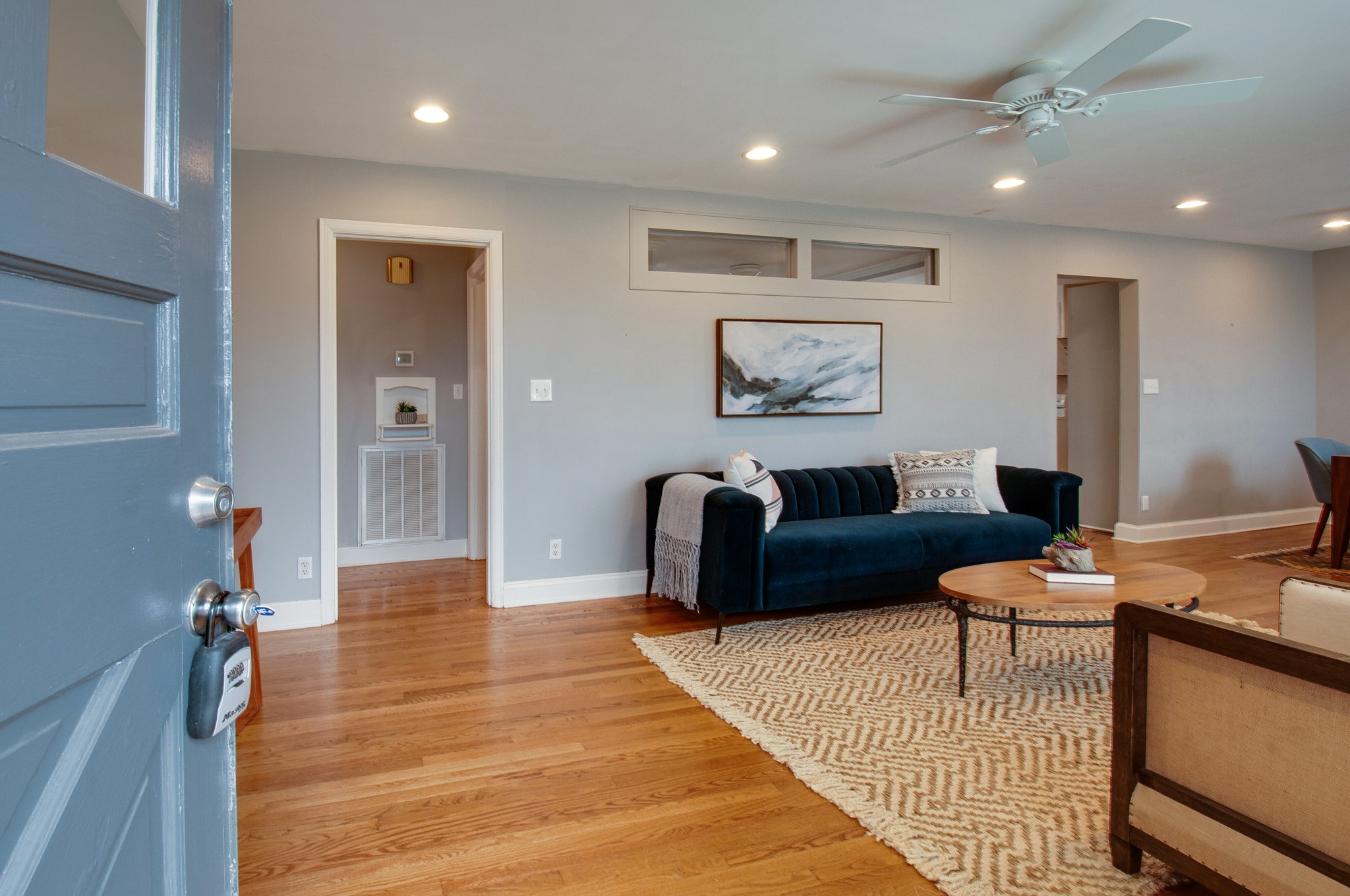 918 Mitchell Road Nashville, TN 37206 - Photo 2 of 34 a living room with furniture