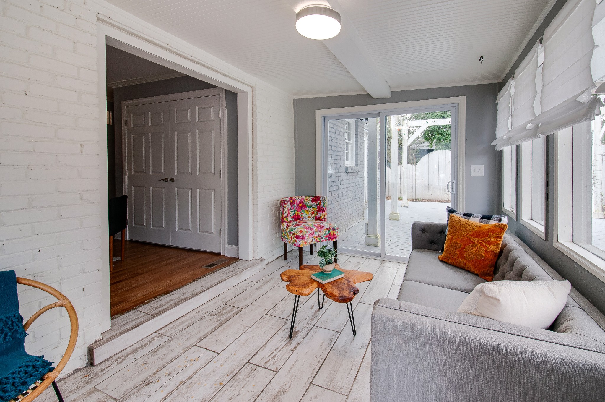 918 Mitchell Road Nashville, TN 37206 - Photo 26 of 34 a living room with furniture and wooden floor
