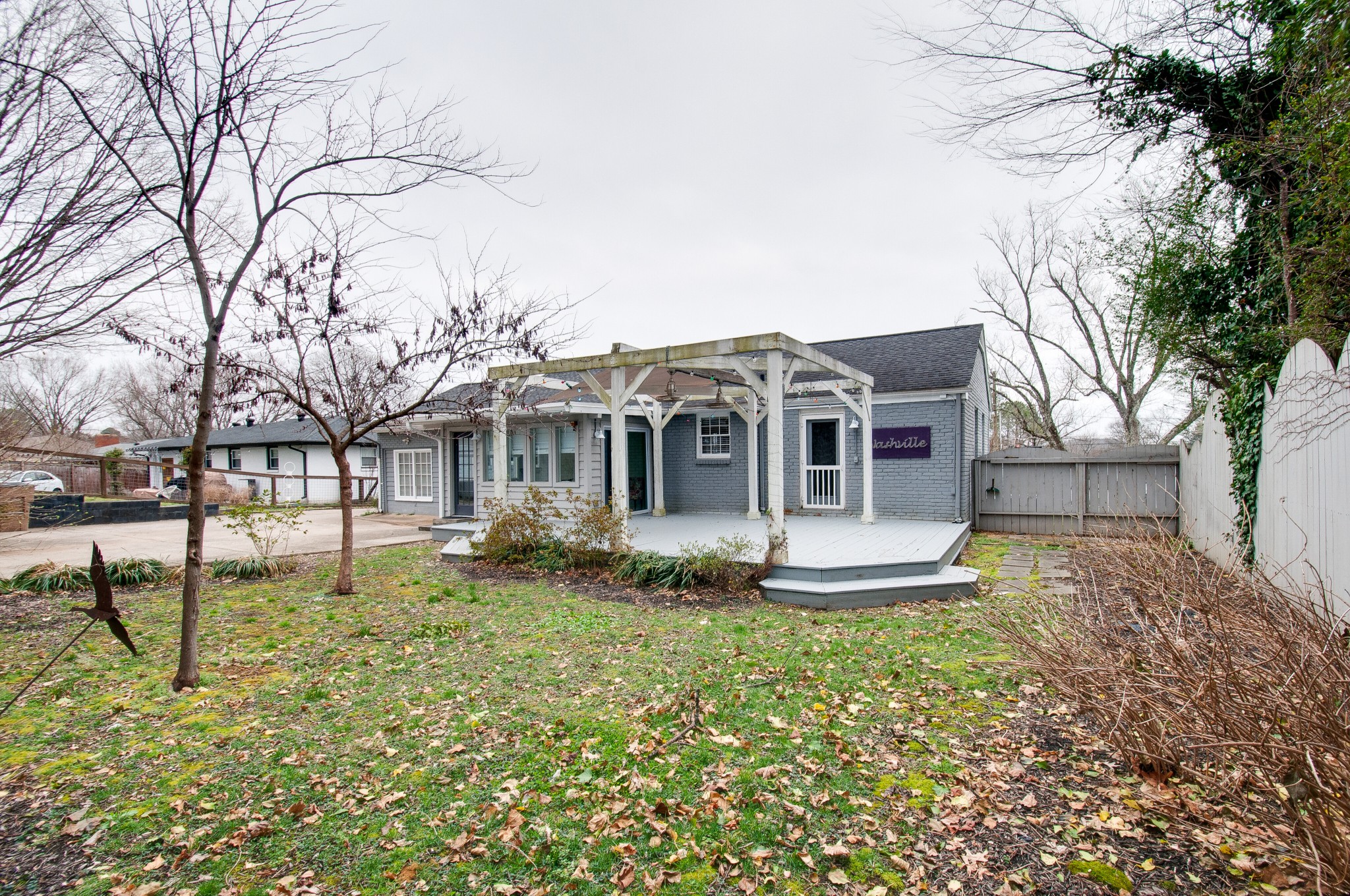 918 Mitchell Road Nashville, TN 37206 - Photo 29 of 34 a view of a house with backyard